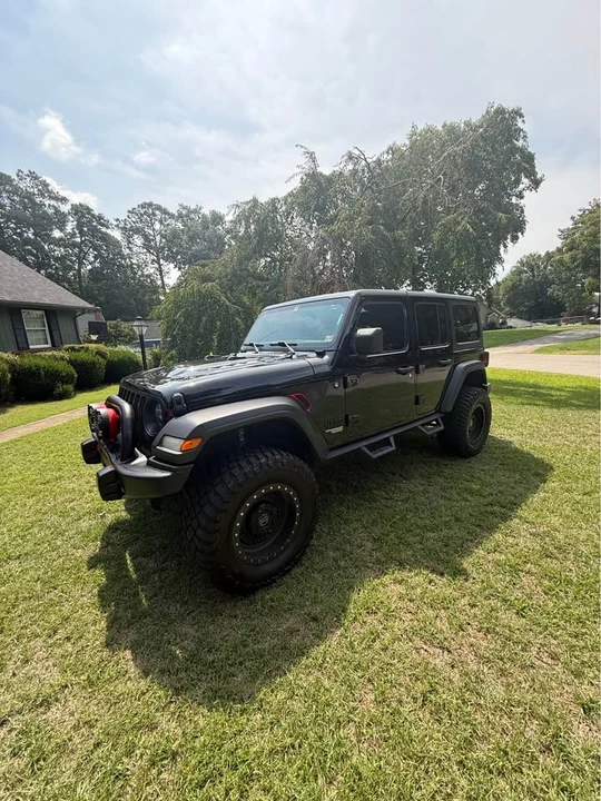 2021 Jeep JL Wrangler - Image 10 of 10