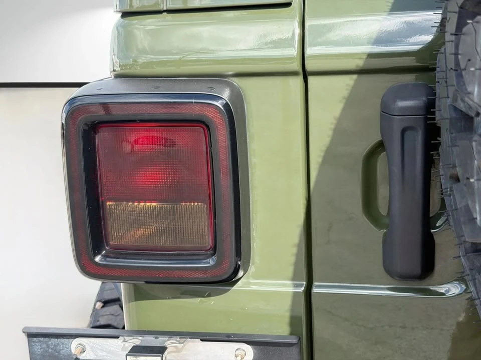 2021 Jeep JL Wrangler - Image 10 of 20