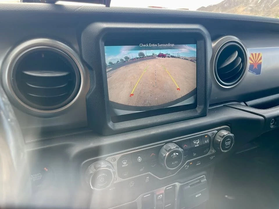 2021 Jeep JL Wrangler - Image 17 of 19