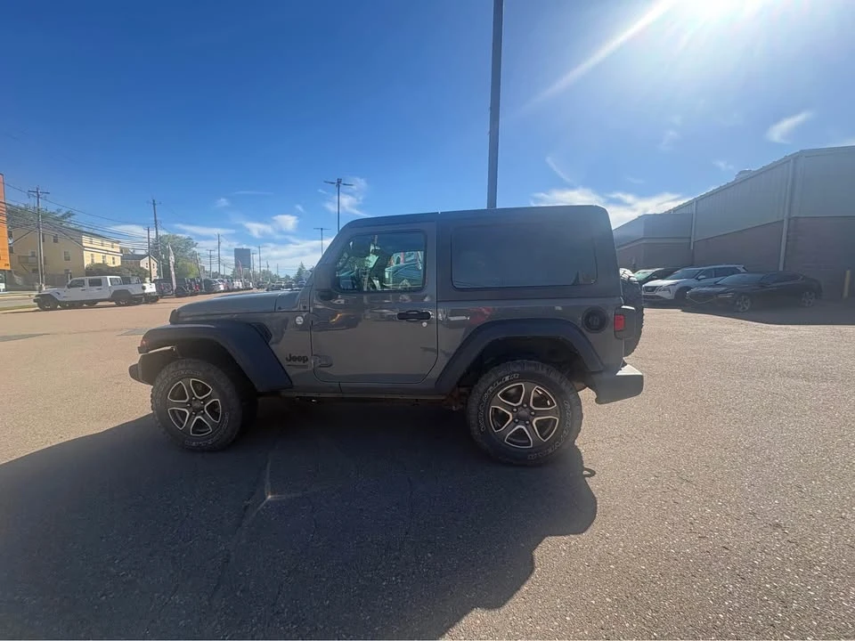 2021 Jeep JL Wrangler - Image 4 of 12