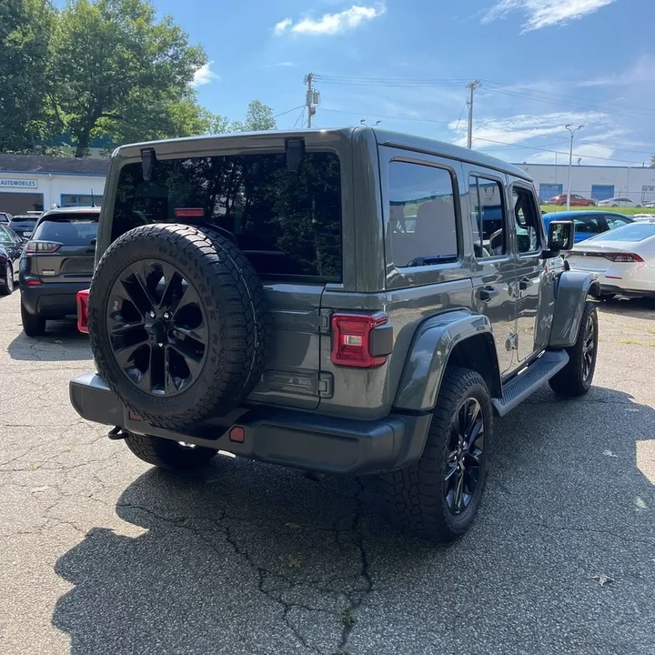 2021 Jeep JL Wrangler - Image 3 of 6