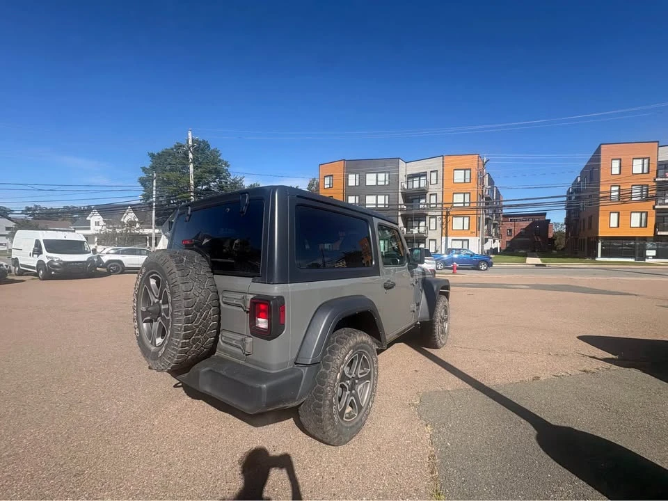 2021 Jeep JL Wrangler - Image 11 of 12