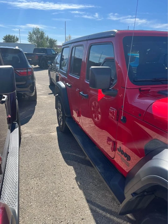 2021 Jeep JL Wrangler - Image 4 of 9