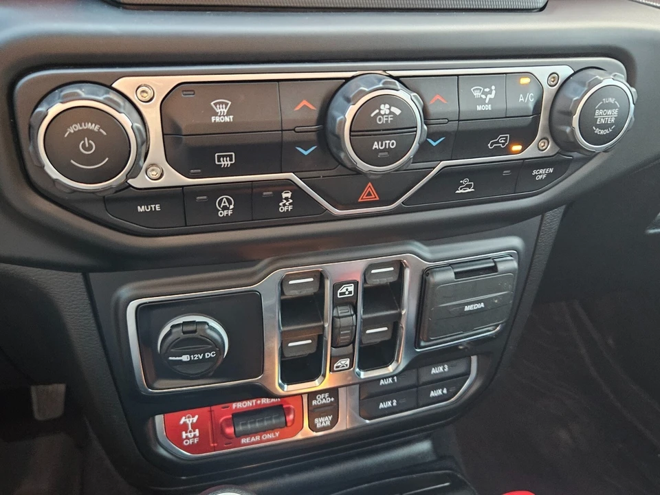 2021 Jeep JL Wrangler - Image 17 of 18