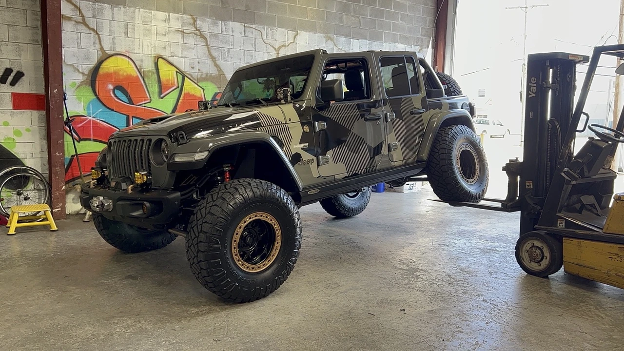 2021 Jeep JL Wrangler - Image 2 of 21