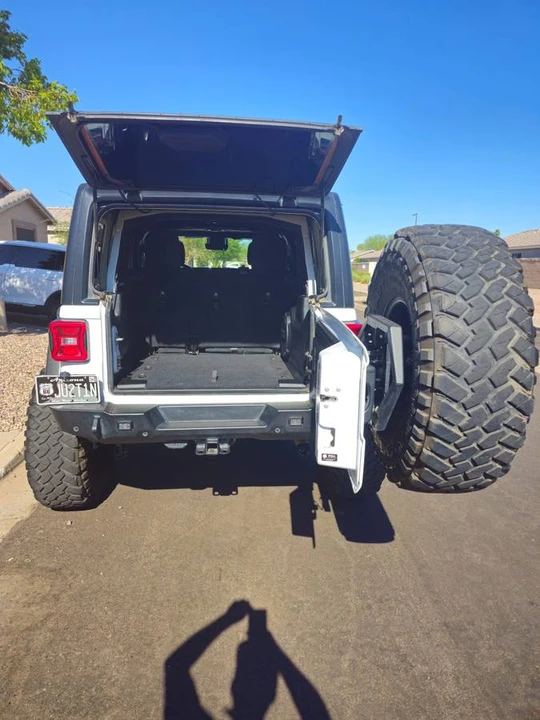 2021 Jeep JL Wrangler - Image 23 of 24