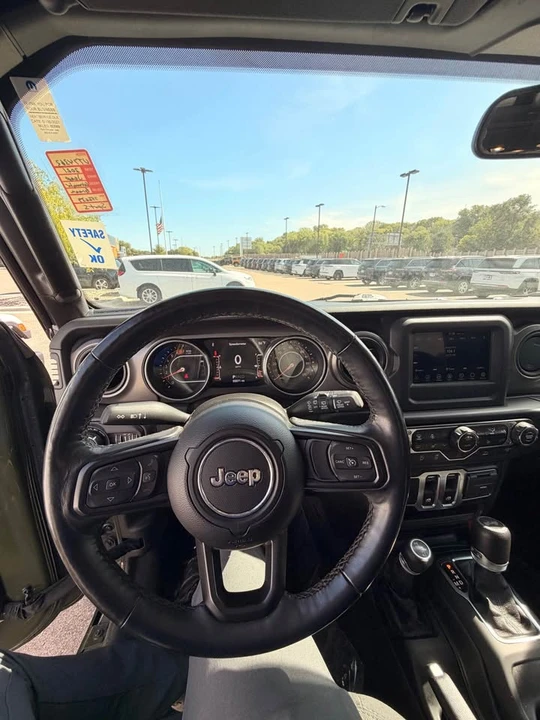 2021 Jeep JL Wrangler - Image 10 of 10