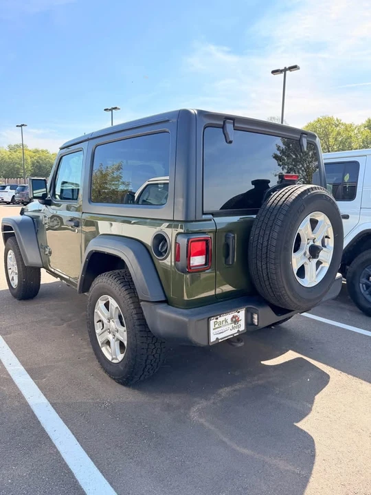 2021 Jeep JL Wrangler - Image 4 of 10