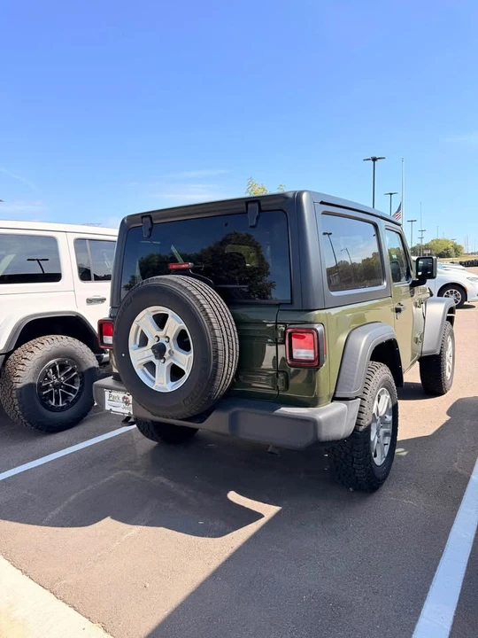 2021 Jeep JL Wrangler - Image 3 of 10