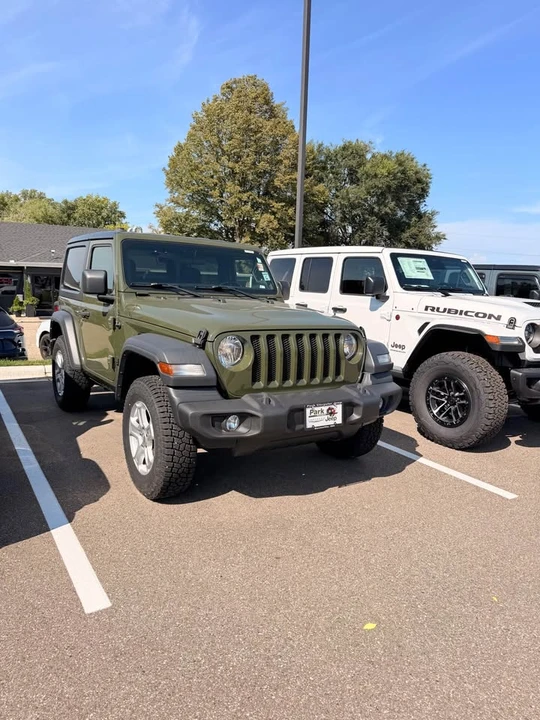 2021 Jeep JL Wrangler - Image 2 of 10