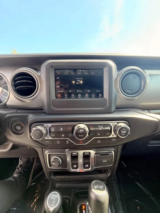2021 Jeep JL Wrangler - Image 9 of 10