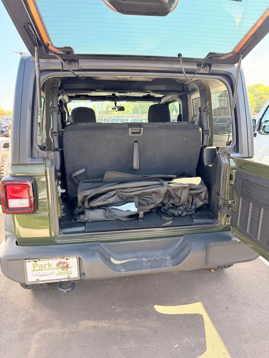 2021 Jeep JL Wrangler - Image 5 of 10