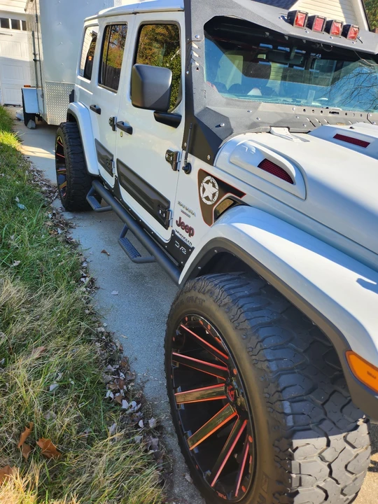 2021 Jeep JL Wrangler - Image 2 of 7