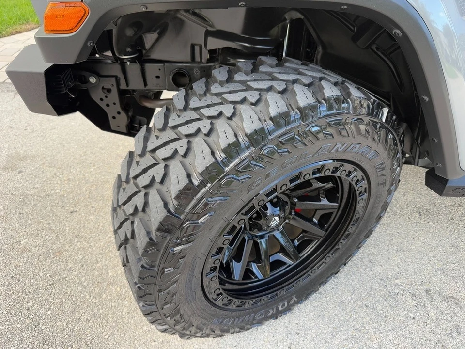 2021 Jeep JL Wrangler - Image 23 of 24