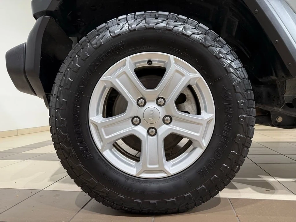 2021 Jeep JL Wrangler - Image 9 of 21