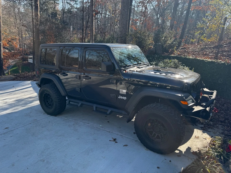 2021 Jeep JL Wrangler - Image 3 of 4