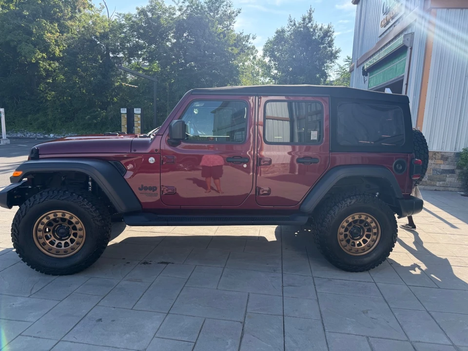 2021 Jeep JL Wrangler - Image 2 of 7