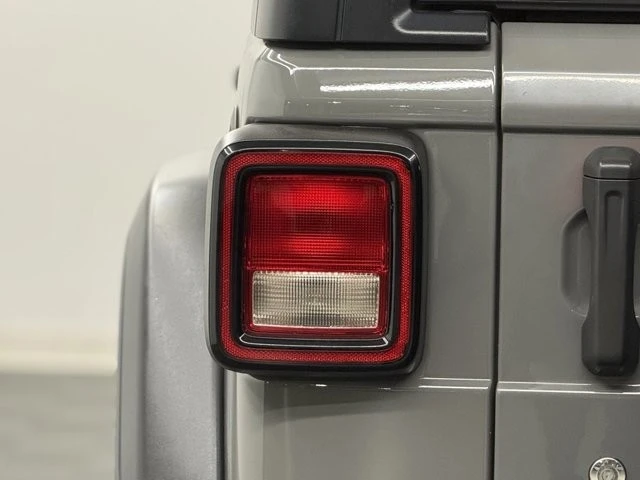 2021 Jeep JL Wrangler - Image 9 of 12