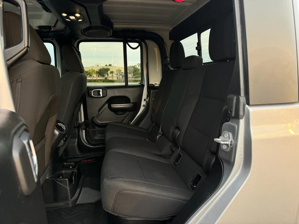2021 Jeep JL Wrangler - Image 17 of 31