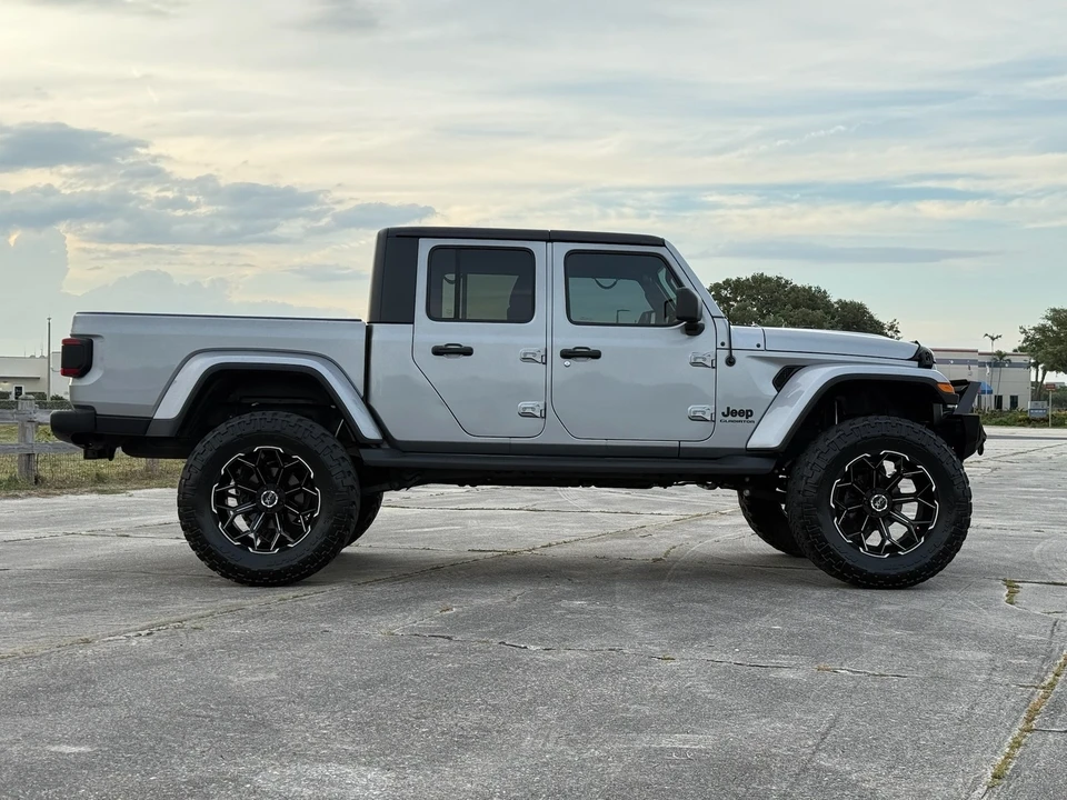2021 Jeep JL Wrangler - Image 10 of 31