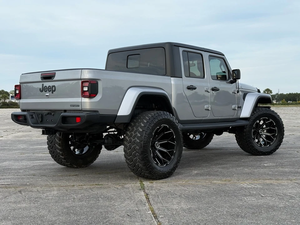 2021 Jeep JL Wrangler - Image 2 of 31