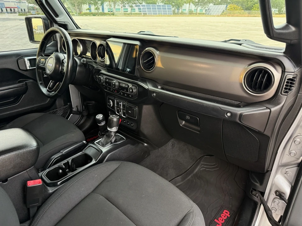 2021 Jeep JL Wrangler - Image 16 of 31