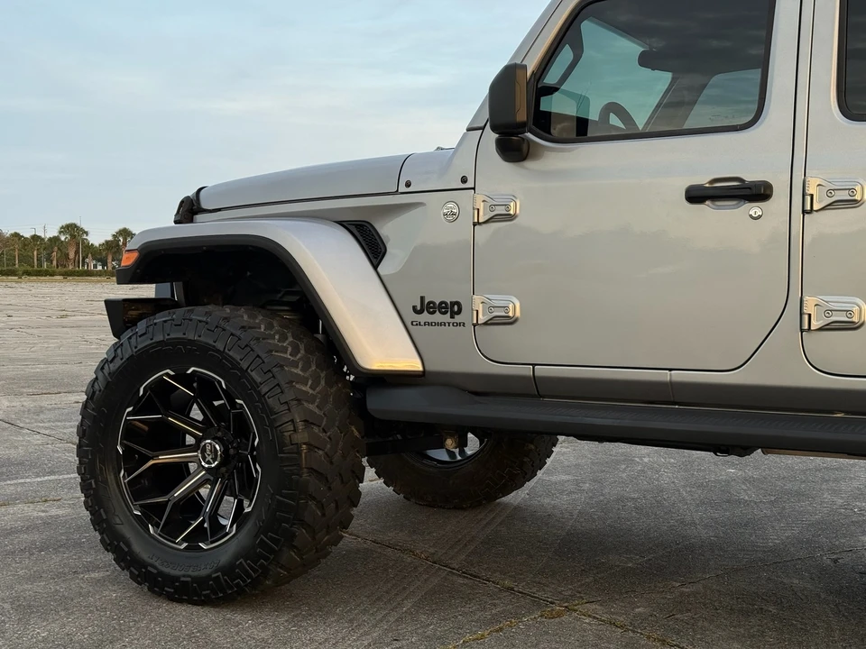 2021 Jeep JL Wrangler - Image 30 of 31