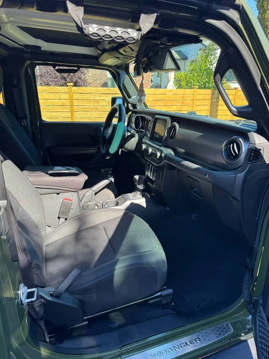 2021 Jeep JL Wrangler - Image 9 of 9