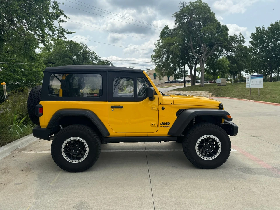 2021 Jeep JL Wrangler - Image 22 of 31