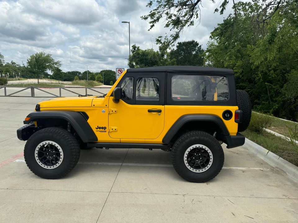 2021 Jeep JL Wrangler - Image 11 of 31