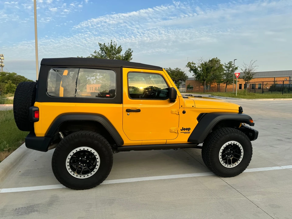 2021 Jeep JL Wrangler - Image 21 of 31