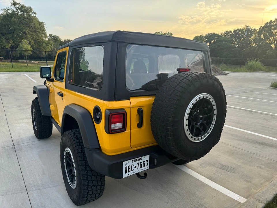 2021 Jeep JL Wrangler - Image 14 of 31