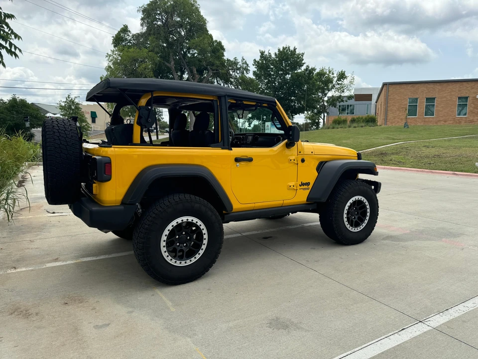 2021 Jeep JL Wrangler - Image 18 of 31