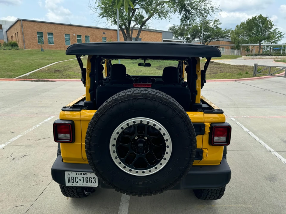 2021 Jeep JL Wrangler - Image 15 of 31