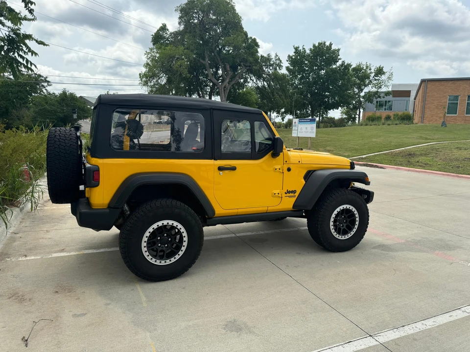 2021 Jeep JL Wrangler - Image 19 of 31