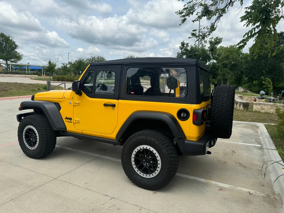 2021 Jeep JL Wrangler - Image 13 of 31