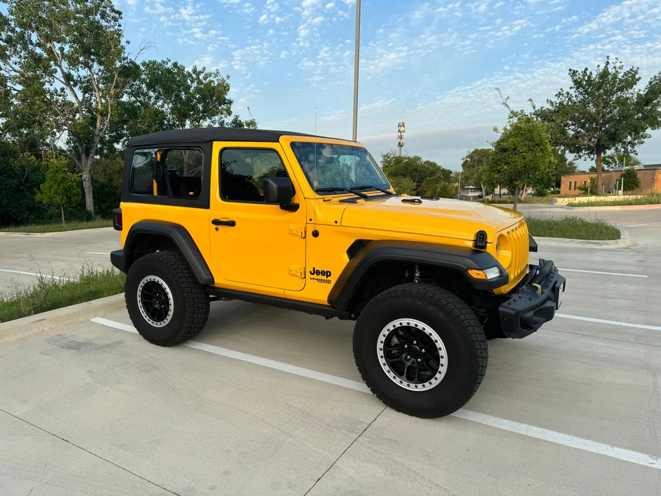 2021 Jeep JL Wrangler - Image 23 of 31