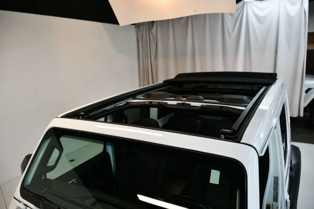 2021 Jeep JL Wrangler - Image 7 of 12