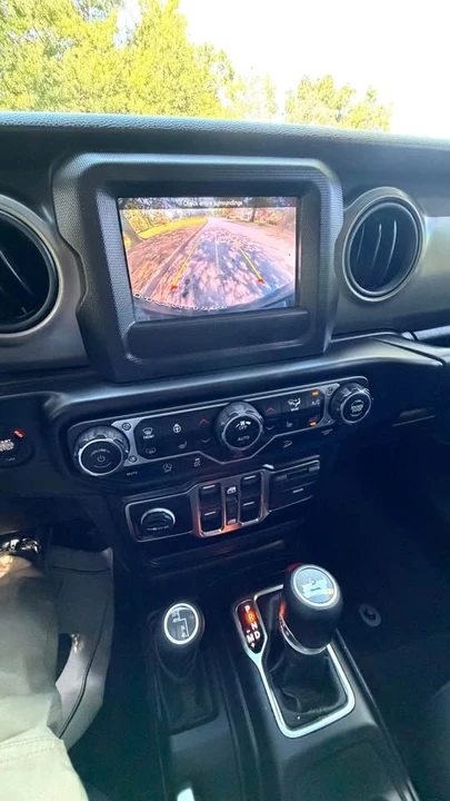 2021 Jeep JL Wrangler - Image 17 of 19