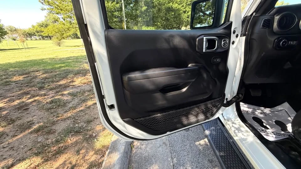 2021 Jeep JL Wrangler - Image 13 of 19