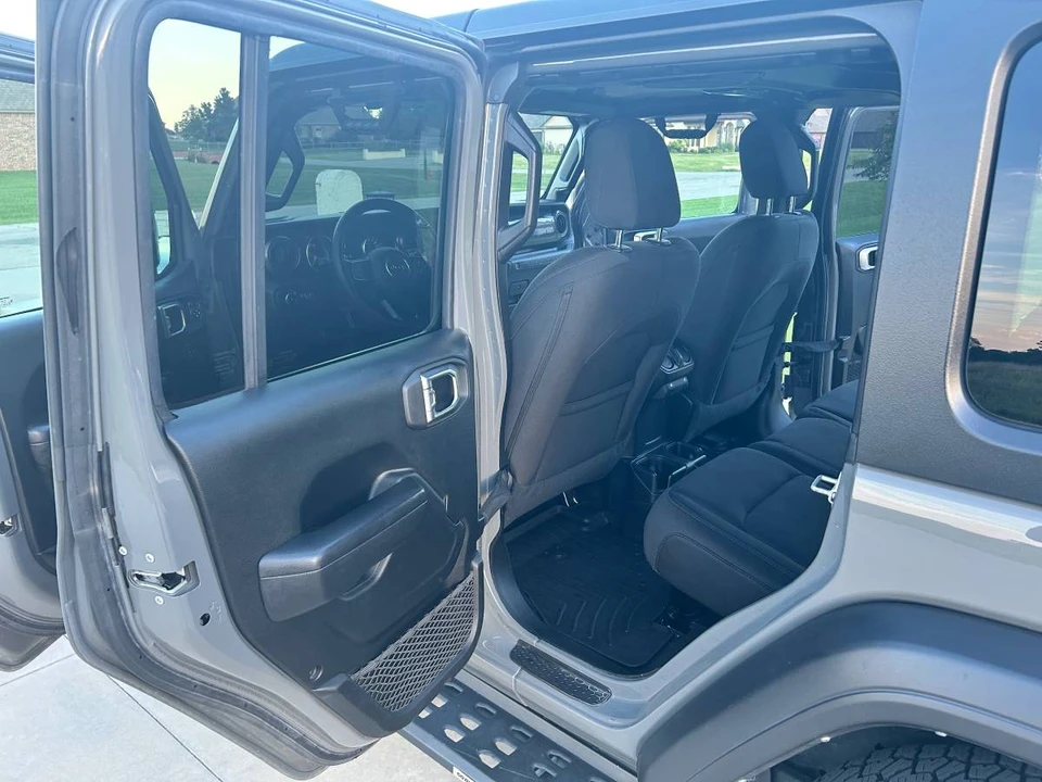 2021 Jeep JL Wrangler - Image 13 of 20