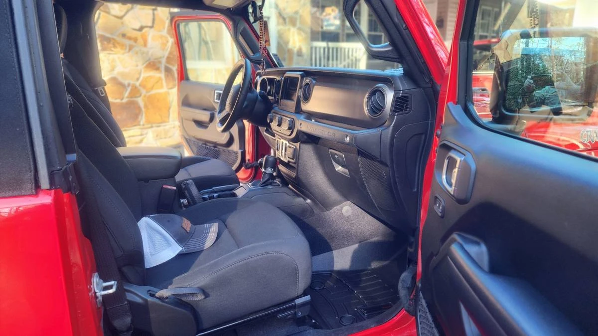 2021 Jeep JL Wrangler - Image 13 of 20