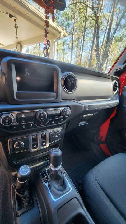 2021 Jeep JL Wrangler - Image 17 of 20