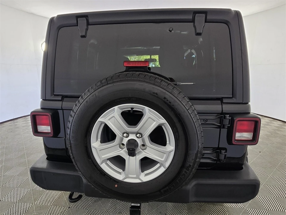 2021 Jeep JL Wrangler - Image 10 of 12