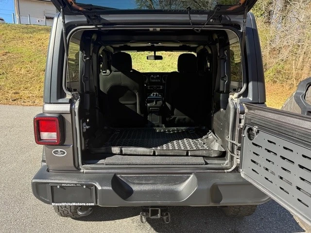 2021 Jeep JL Wrangler - Image 15 of 21