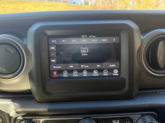 2021 Jeep JL Wrangler - Image 20 of 21