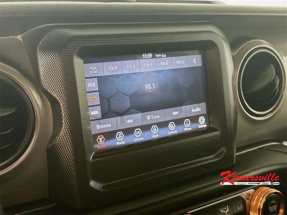 2021 Jeep JL Wrangler - Image 15 of 21