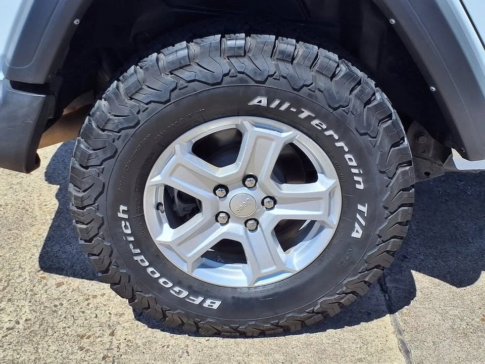 2021 Jeep JL Wrangler - Image 3 of 16