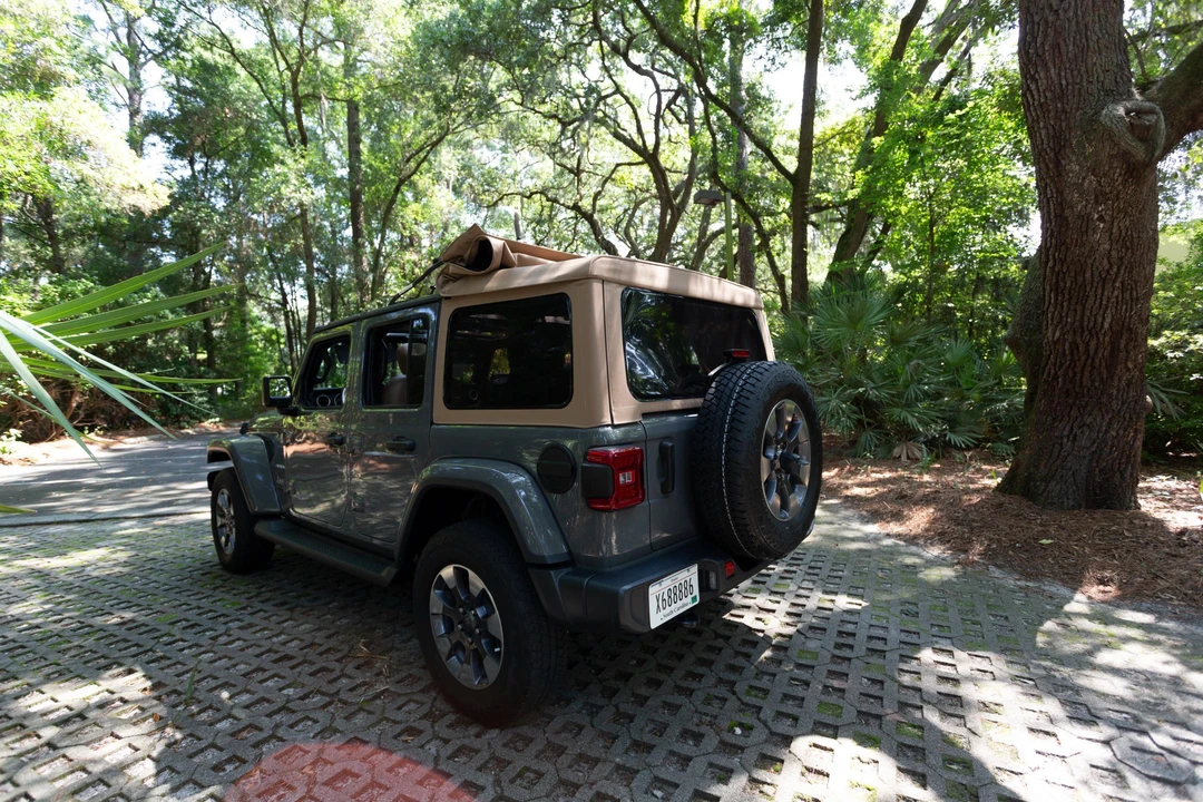 2021 Jeep JL Wrangler - Image 26 of 31