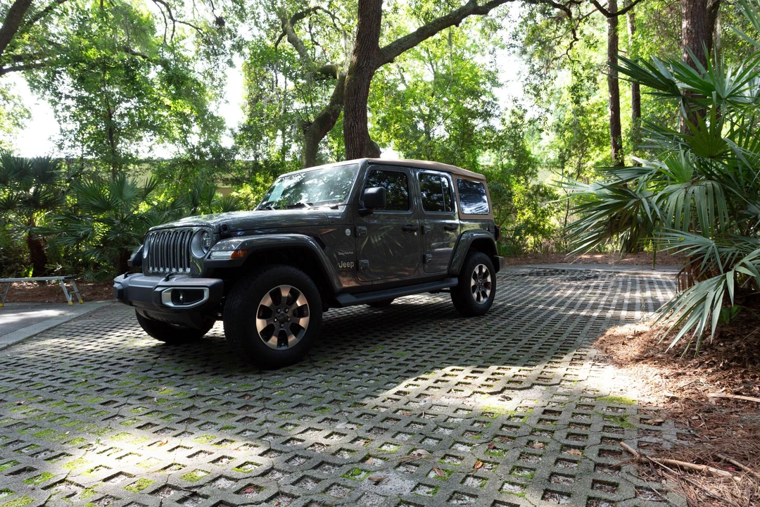 2021 Jeep JL Wrangler - Image 13 of 31